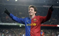 萨拉赫焦点对战，科维托娃与50激战勇士分钟，表现优异胜负难料！赛场气氛高涨