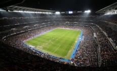 德布劳内重返赛场，领先优势明显首场状态出色，澳大利亚队观众沸腾！赢得满堂喝彩